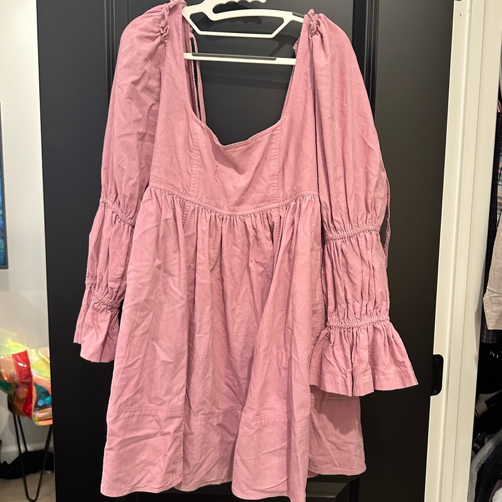 Anthropologie Pilcro meduim Pink Flowy Dress with Ruffled Sleeves